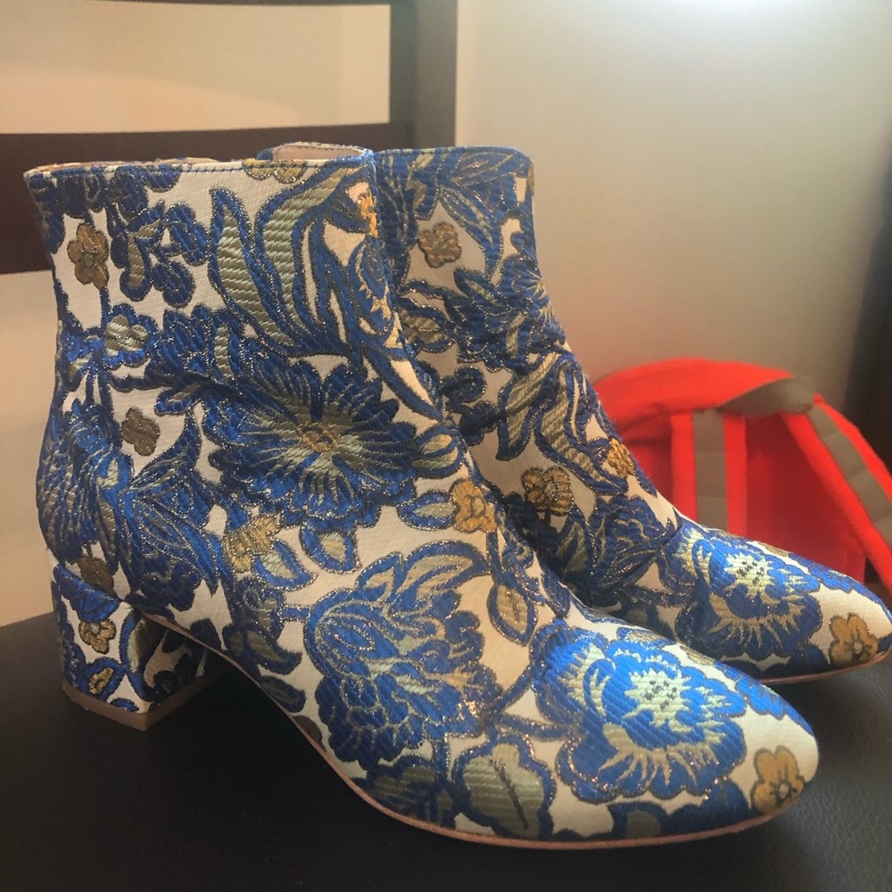 Tory Burch blue printed boots. Size 6